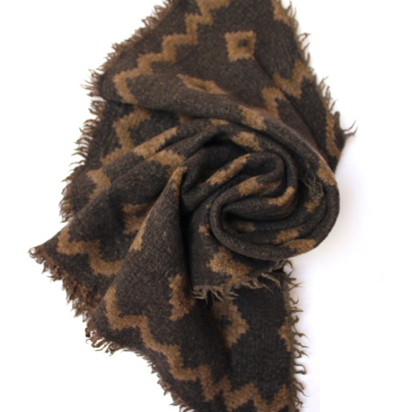 Wilfred Reversible Brown Scarf - Picture 5 of 5